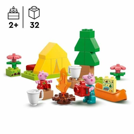 Niño jugando con set construcción Peppa Pig