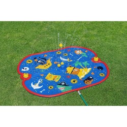 Aspersor hinchable pirata Bestway en jardín con niños jugando 2