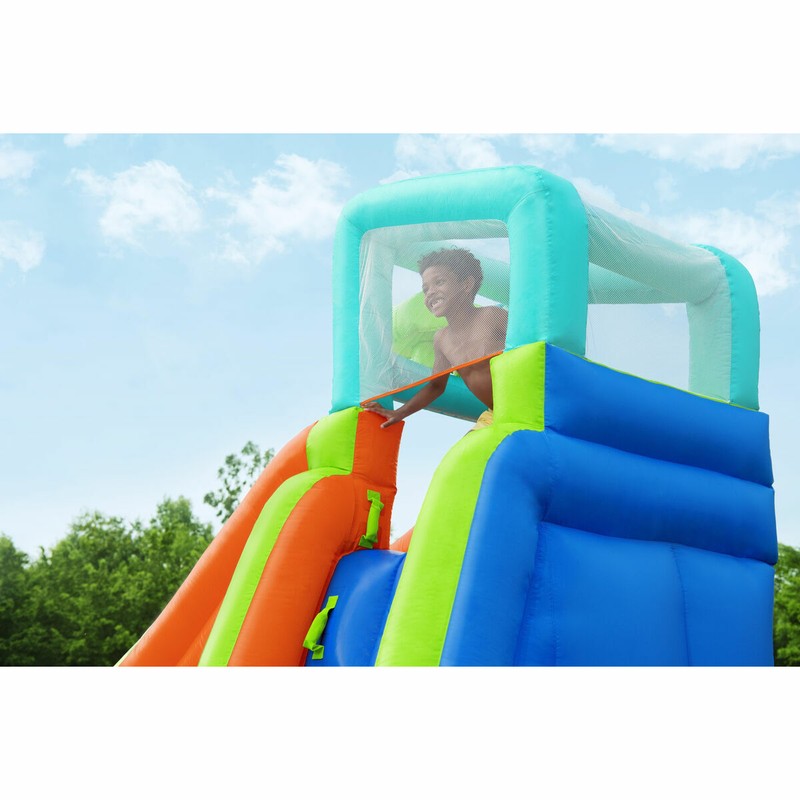 parque hinchable verano diversión