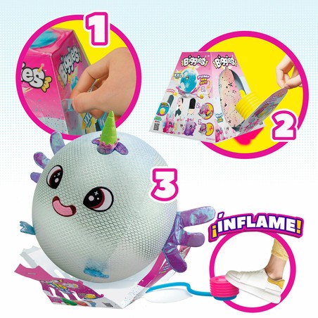 Peluche gigante hinchable Eolo en un entorno de juego infantil