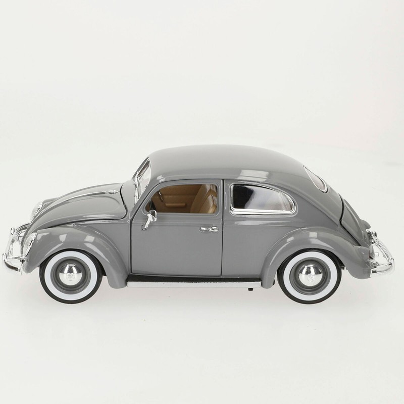Coche a escala 1:18 Volkswagen Beetle clásico, perspectiva trasera