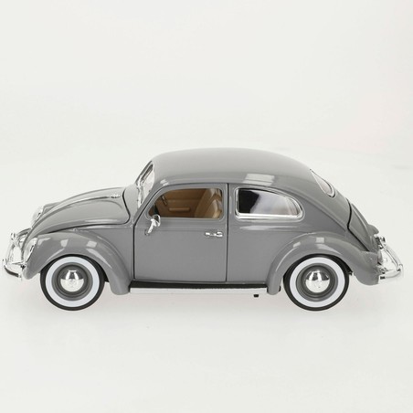 Coche a escala 1:18 Volkswagen Beetle clásico, perspectiva trasera