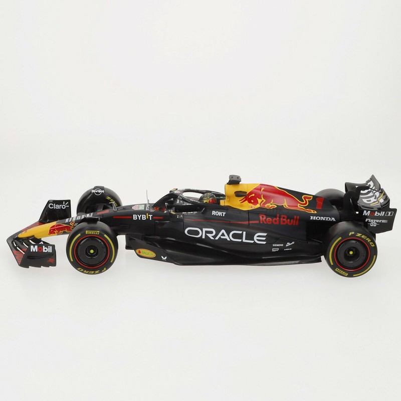 Maqueta F1 escala 1:18 Red Bull Racing RB19 detallada