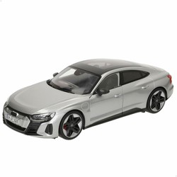 Coche Bburago Audi RS E-TRON GT 1:18 en exposición frontal