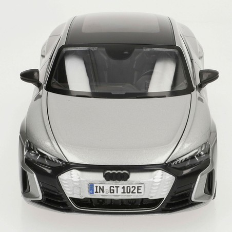 Réplica Audi RS E-TRON GT 2022 a escala 1:18 vista lateral