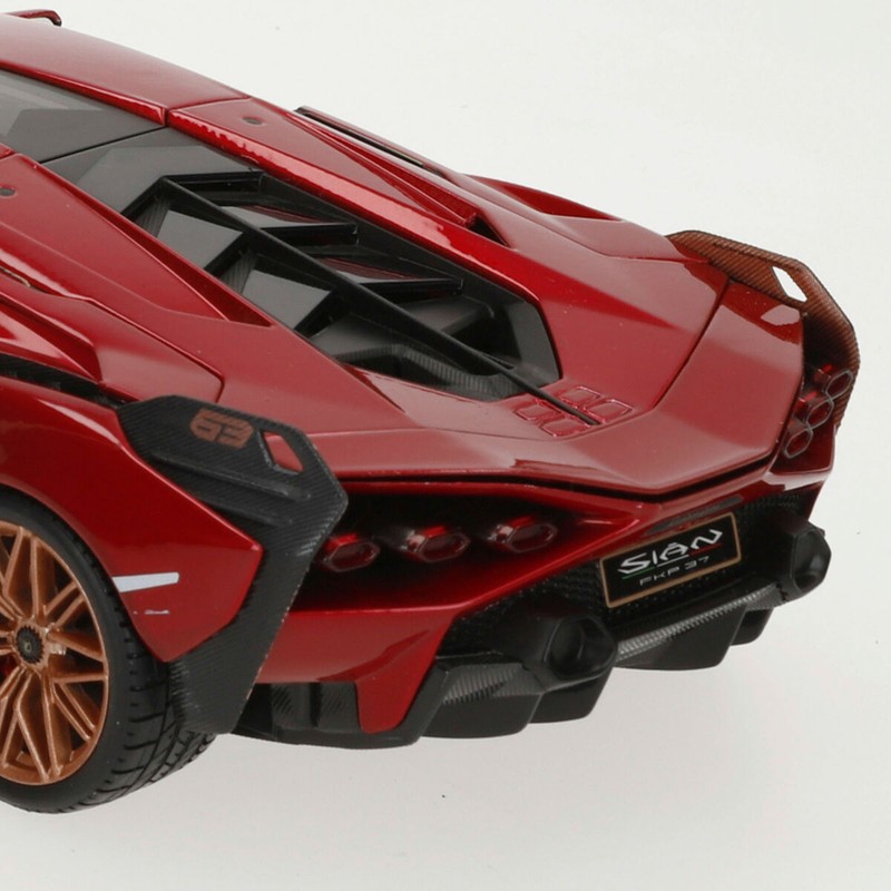 Maqueta coche metal Bburago, detalle del motor