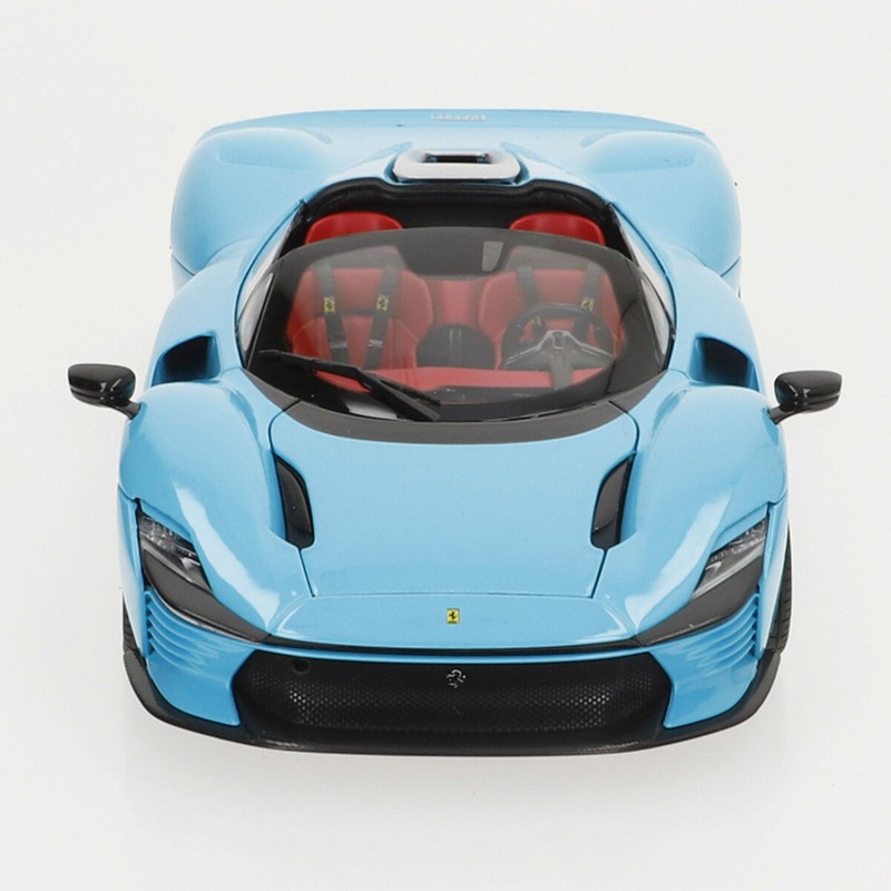 Maqueta Ferrari 1:18 con detalles de lujo y acabado premium