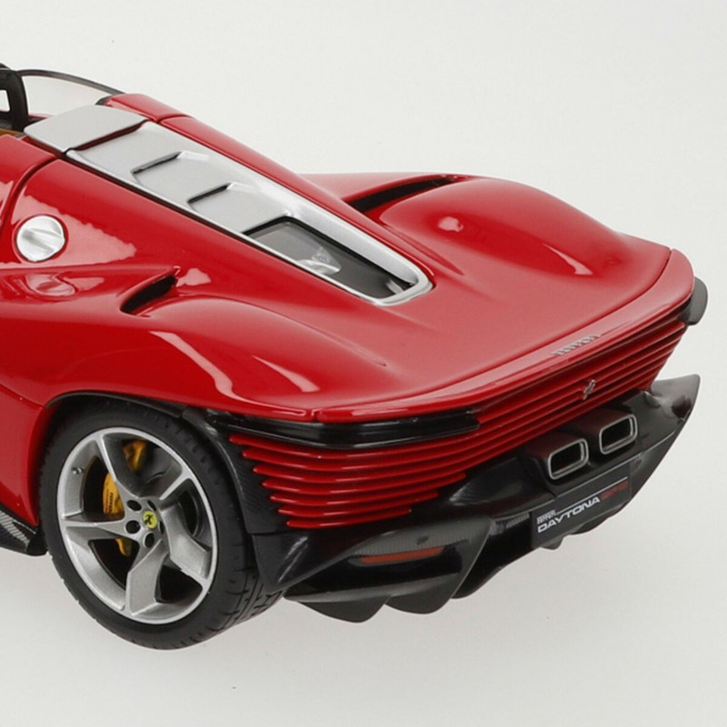 Lateral del coche a escala 1:18 Ferrari Daytona SP3, con acabados premium
