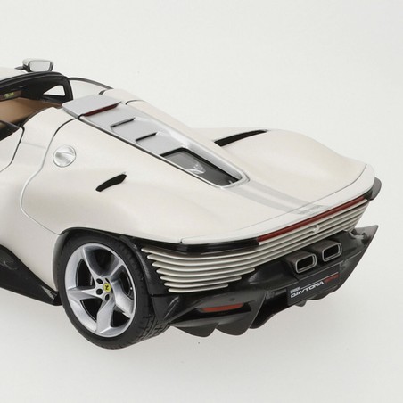 Coche colección 1:18 Ferrari Daytona SP, perfil elegante