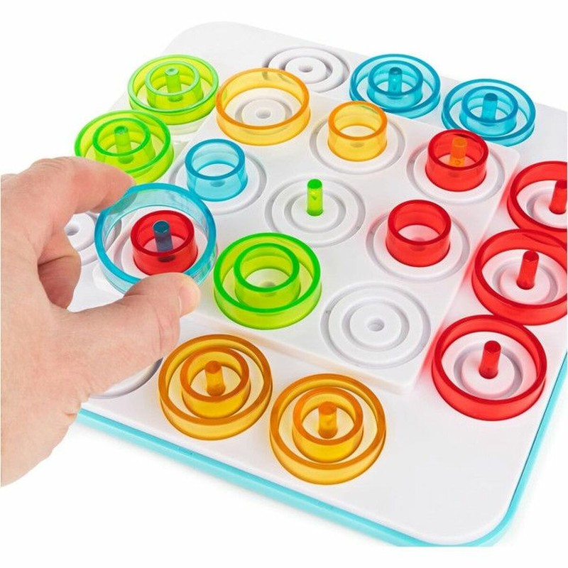 Componentes del juego Otrio: tablero y fichas
