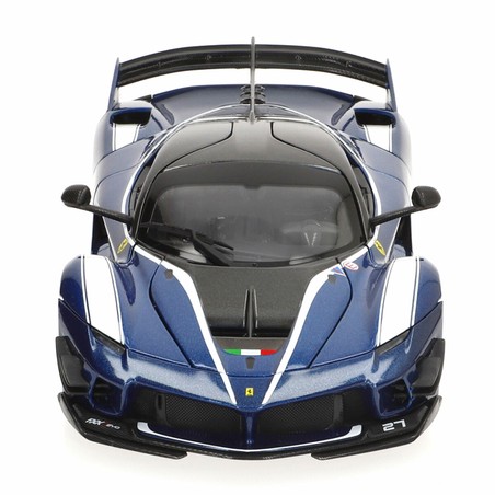 Maqueta Ferrari FXX K-EVO a escala 1:18 con detalles premium