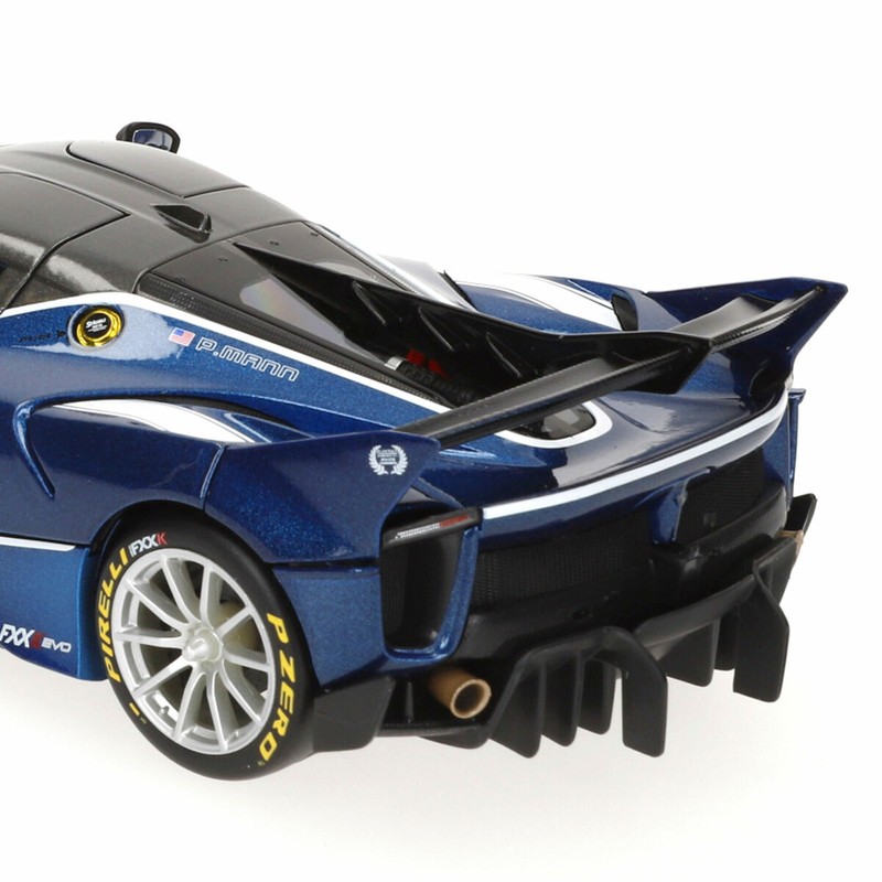 Coche Bburago 1:18 réplica Ferrari FXX K-EVO en color azul
