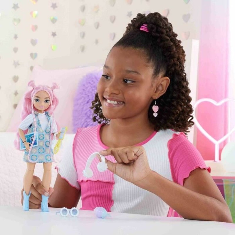 Regalo Barbie para niñas: Muñeca Daisy con su cabello rose y estilo único