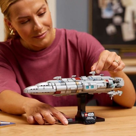 LEGO 75405, construcción que mejora la destreza manual