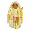Muñeca Rainbow High Winter Wonderland con accesorios de moda