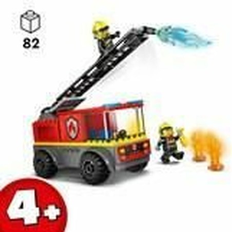 Detalle del camión de bomberos LEGO City para niños, vista lateral