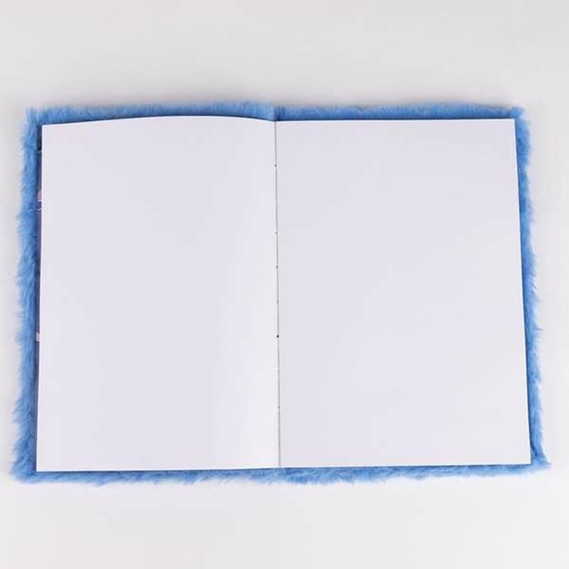 Cuaderno Stitch abierto, inspiración para set dibujo artístico