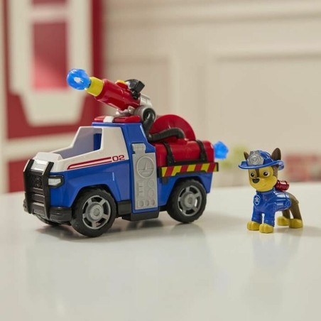 Momentos de juego activo con la figura de Chase y su patrulla
