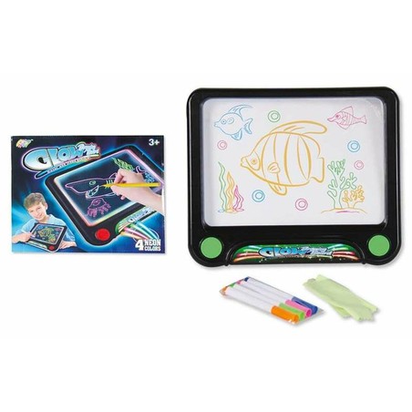 Niño dibujando en pizarra luminosa infantil con efectos de brillo