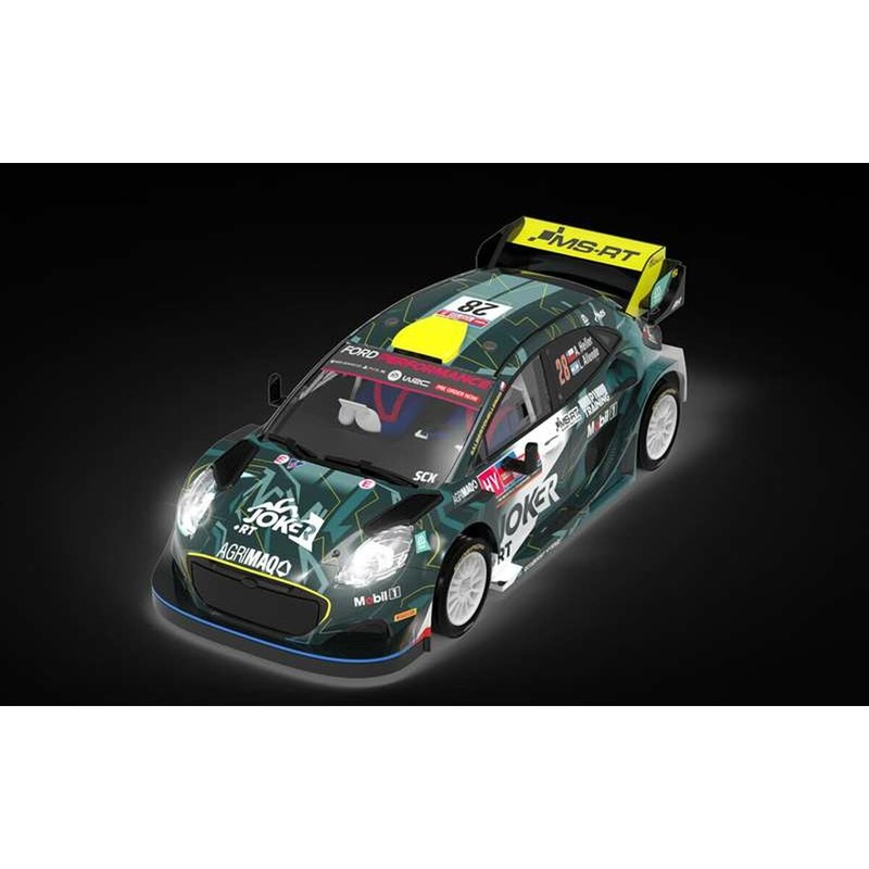 Detalle del coche teledirigido Ford Puma WRC listo para la pista coches