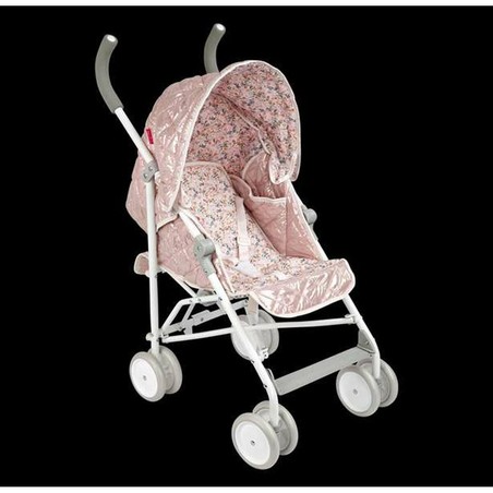 Niña paseando su Carrito de Muñecas Arias con diseño fantasy
