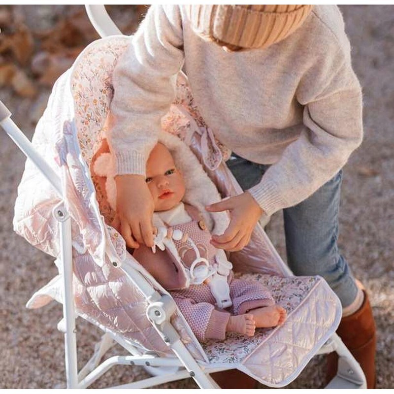 Accesorios para muñecas Arias: Silla con estructura resistente