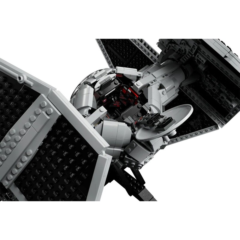 Vista lateral del Lego TIE Interceptor terminado