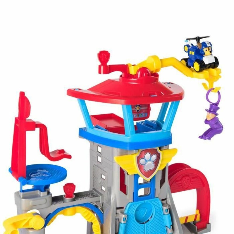 escenario de juego cuartel Adventure Bay con vehículo