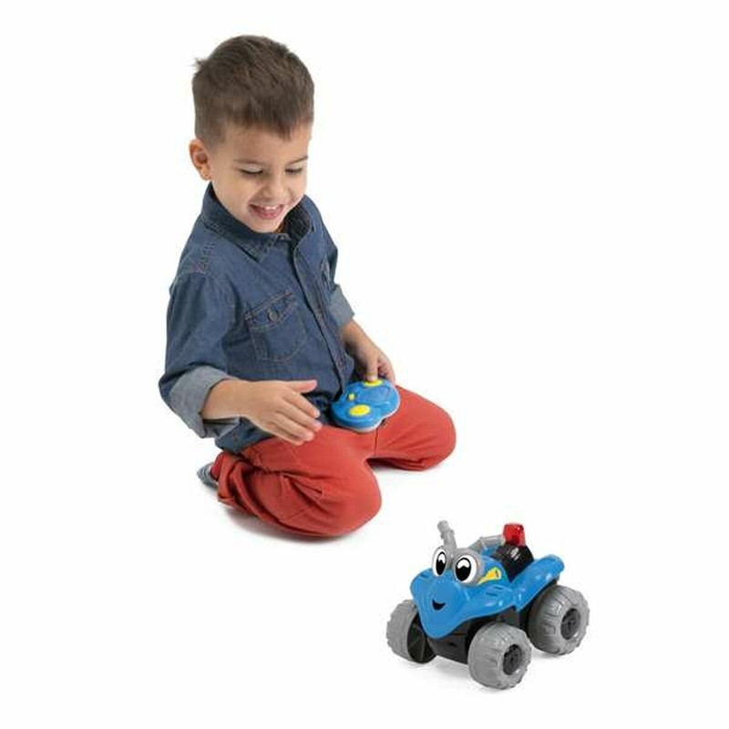 Coche teledirigido Chicco para bebés, vista frontal en detalle