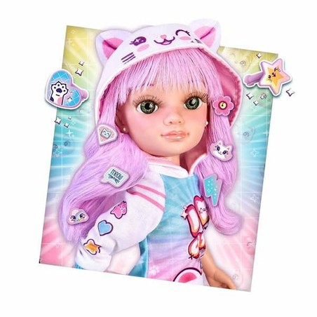 Muñeca Nancy grande posando con su atuendo Catwaii
