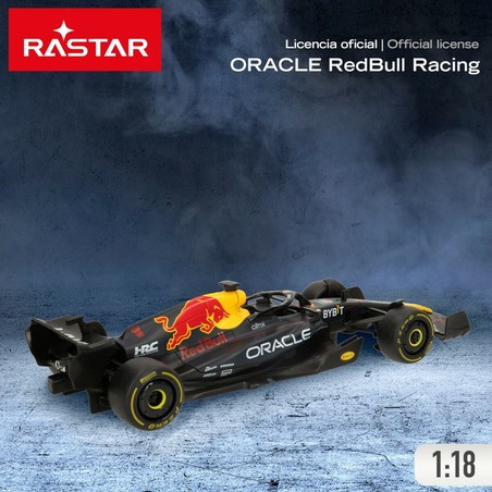 Vista frontal de un coche de juguete Red Bull para entusiastas de la velocidad