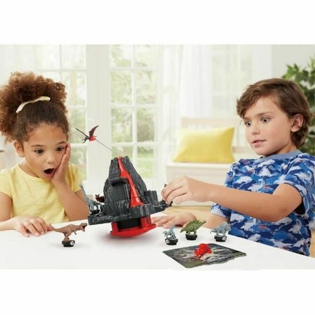 Juego mesa familiar Jurassic World con figuras de dinosaurios