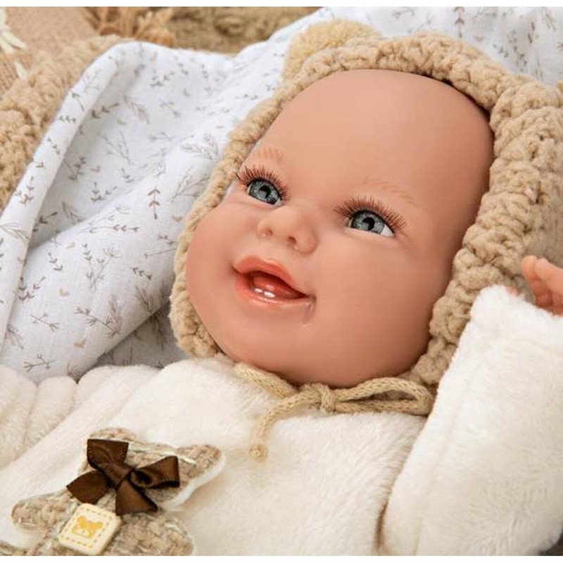 Muñeca para jugar a papás y mamás, fomentando la empatía