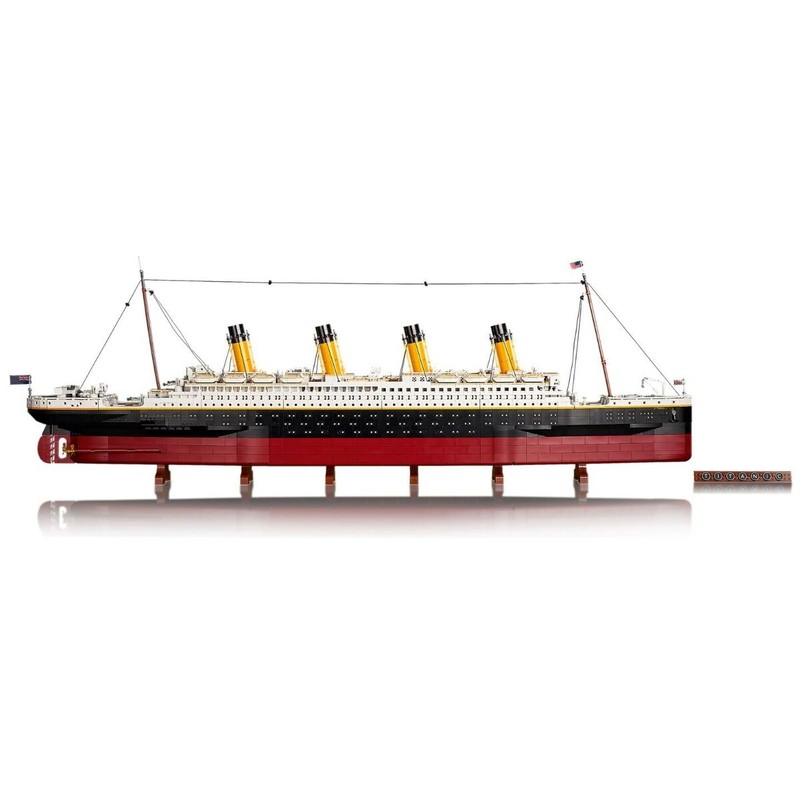 Caja del Lego Titanic, indicando 9090 piezas y edad +18