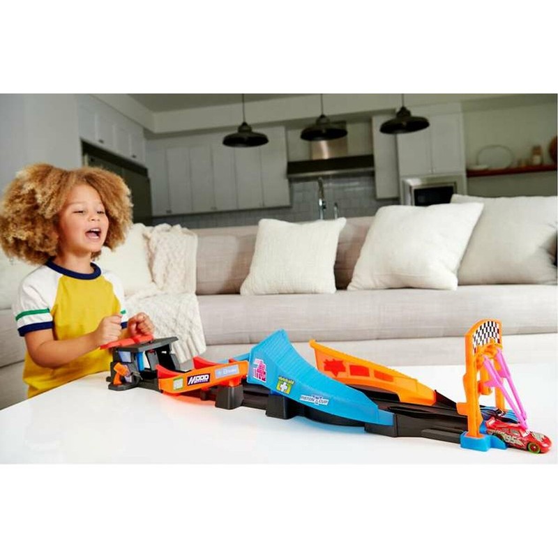 Juego de pista de carreras que brilla en la oscuridad para niños