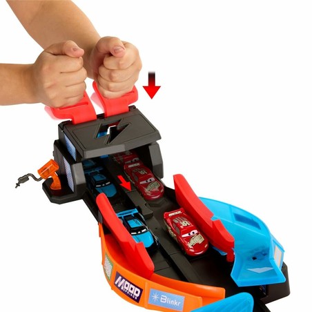 Montaje de la pista Mattel Glow Racers para horas de diversión