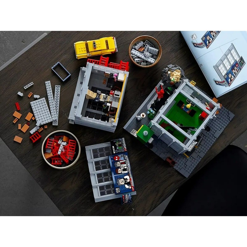 LEGO Marvel Daily Bugle: Detalle de la fachada y acción