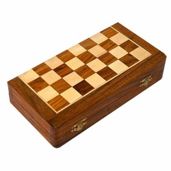 Ajedrez madera magnético Alexandra House Living para desarrollo infantil