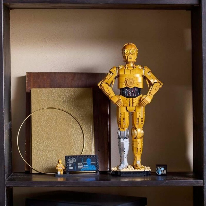 C-3PO Lego terminado vista lateral