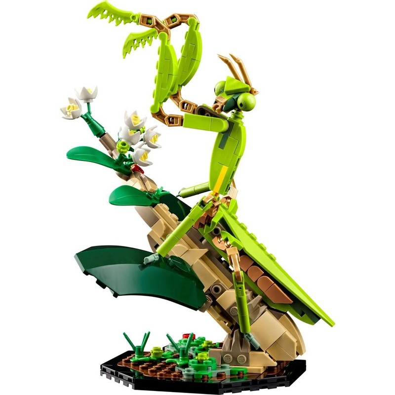 Modelos de insectos LEGO para exhibición en casa