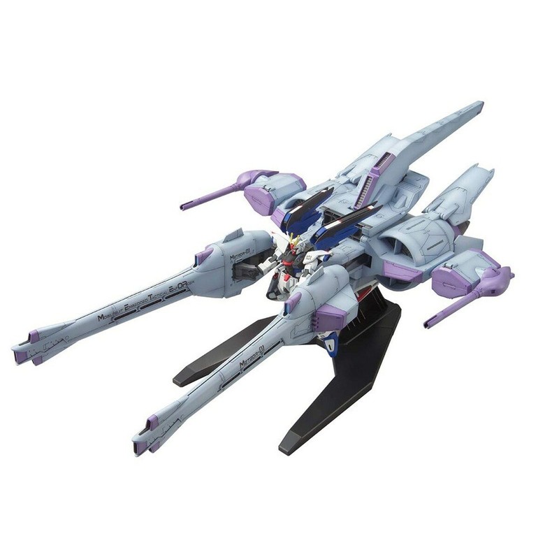 Figura Acción Gundam Freedom en pose de combate