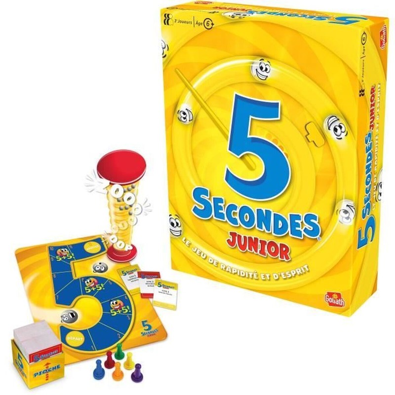 Detalle de cartas de juego mesa estrategia para niños