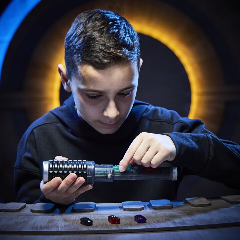 Disfraces Niños: Espada de Juguete Hasbro con Luz y Sonido