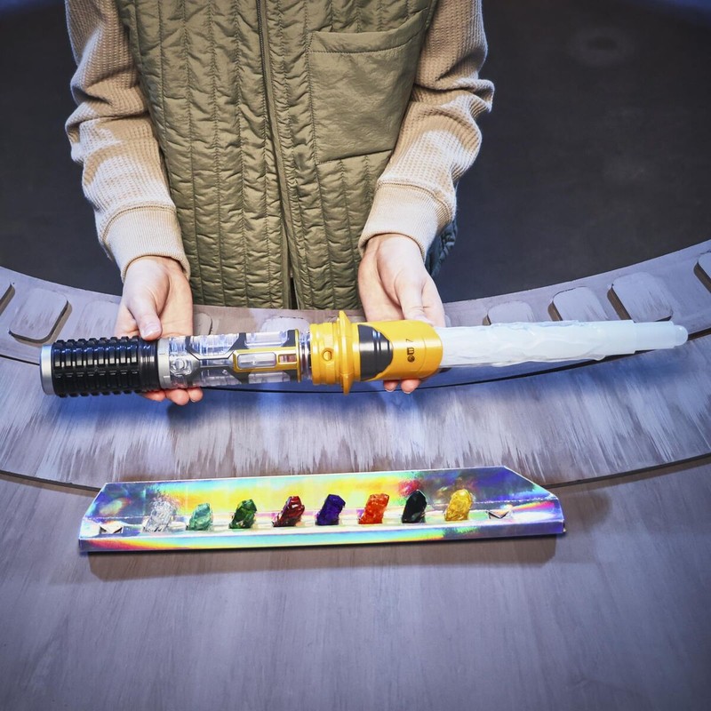 Disfraces Niños: Espada de Juguete Hasbro con Luz y Sonido