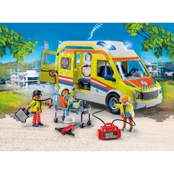 Figuras Acción Niños Playmobil: Playset Ambulancia City Life 71202 - Compra online en MegaJuguetes 2
