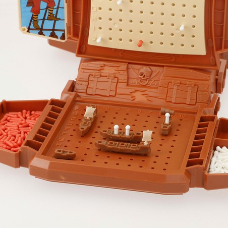 Set de juego Hundir la Flota versión pirata con barcos