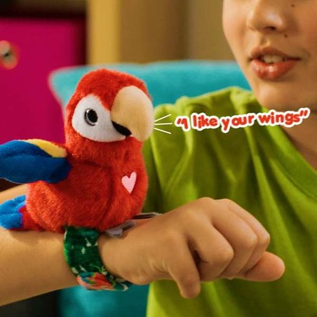 Muñeco blandito infantil Famosa para abrazar