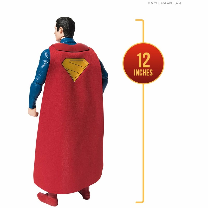Figura de Superman de Spin Master en un ángulo dinámico