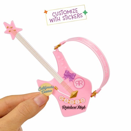 Muñeca Rainbow High, estimula motricidad fina al vestir