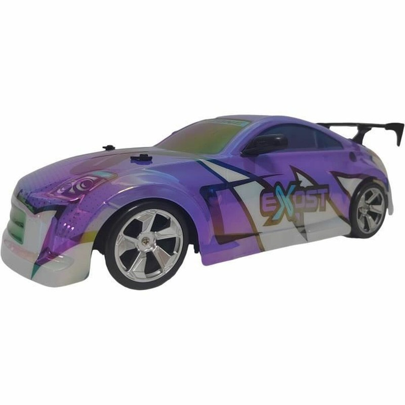 Coche Silverlit junto a un camión juguete niños